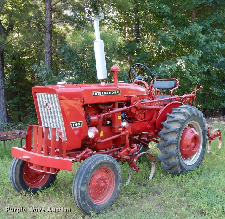 image for item DG6918 International 140  tractor