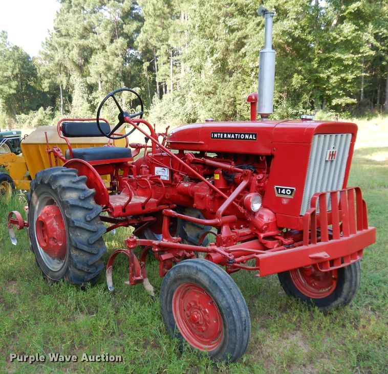 image for item DG6918 International 140  tractor