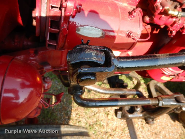 image for item DG6919 Farmall 140  tractor