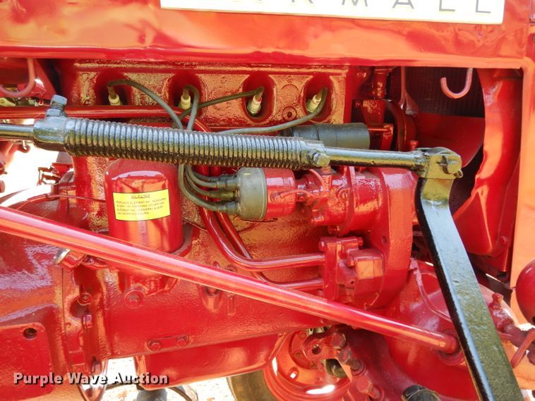 image for item DG6919 Farmall 140  tractor