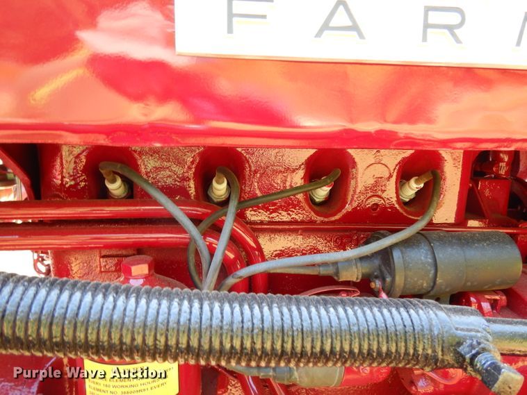 image for item DG6919 Farmall 140  tractor