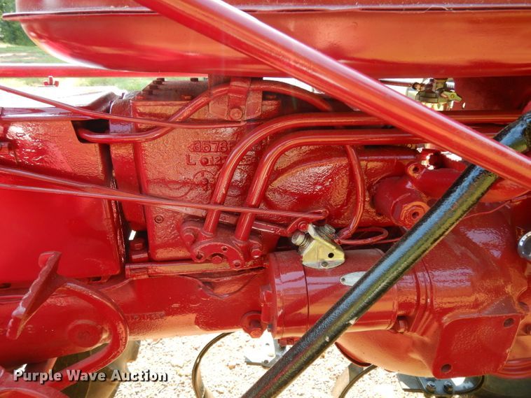 image for item DG6919 Farmall 140  tractor