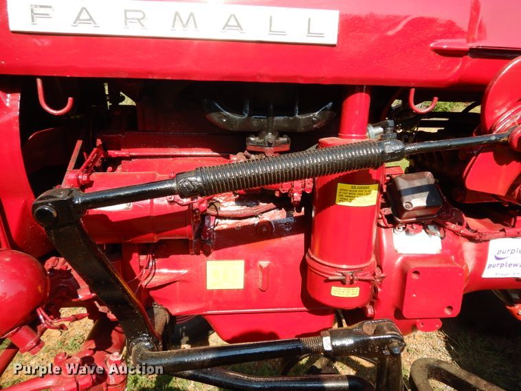 image for item DG6919 Farmall 140  tractor