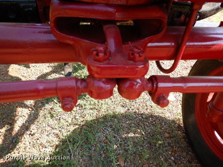 image for item DG6919 Farmall 140  tractor