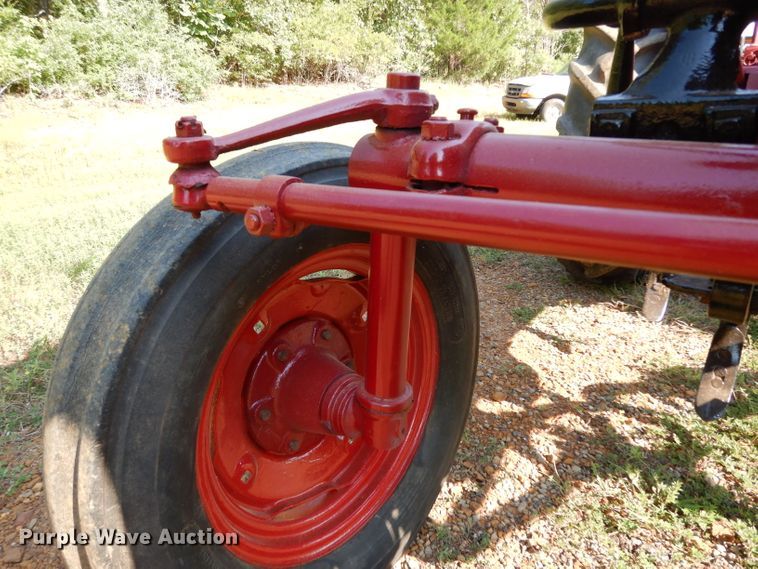 image for item DG6919 Farmall 140  tractor