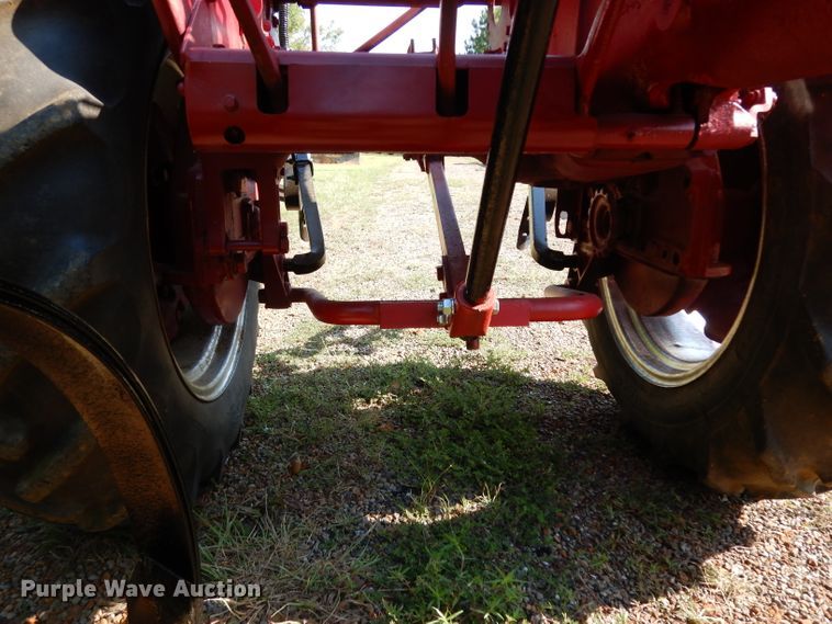 image for item DG6919 Farmall 140  tractor