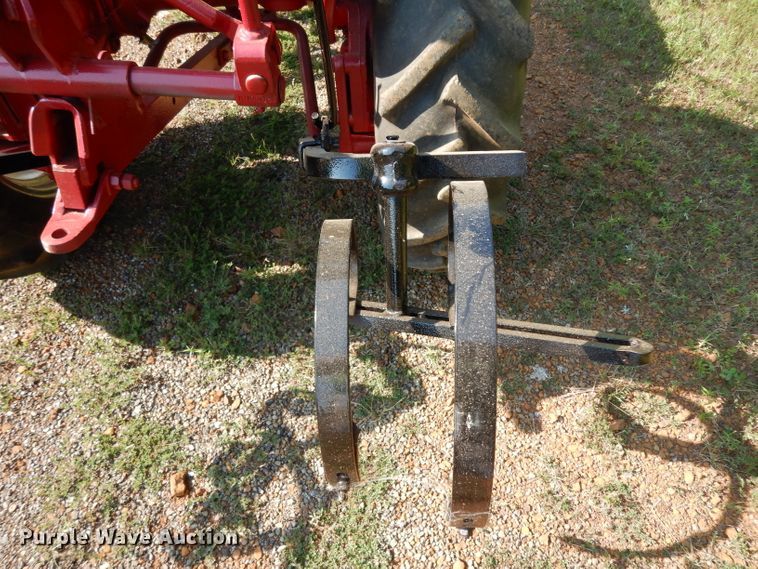 image for item DG6919 Farmall 140  tractor