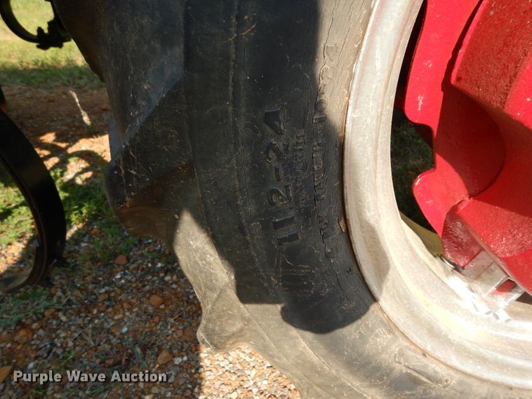 image for item DG6919 Farmall 140  tractor