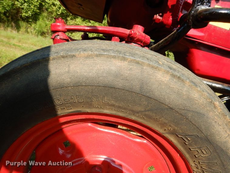 image for item DG6919 Farmall 140  tractor