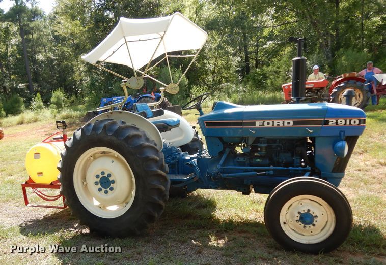 image for item DG6924 Ford 2910  tractor