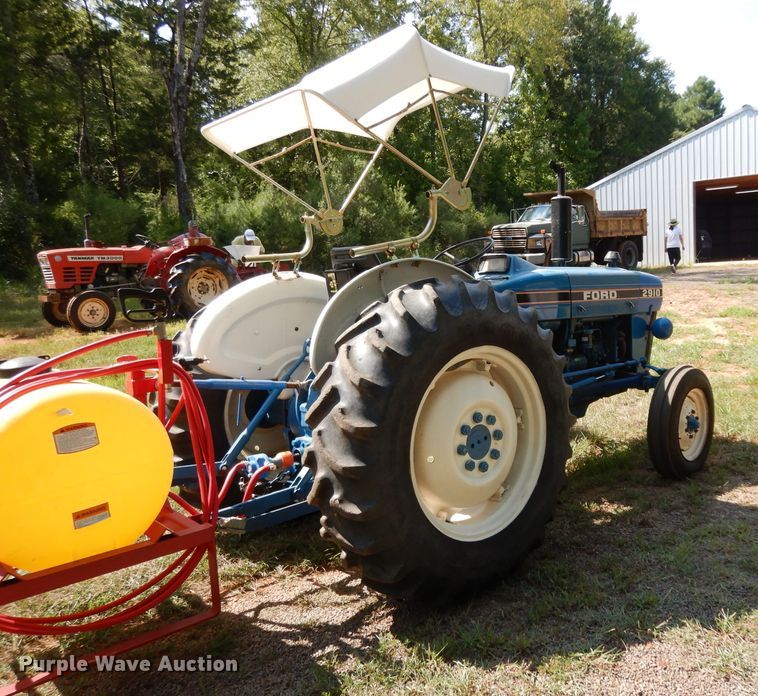 image for item DG6924 Ford 2910  tractor
