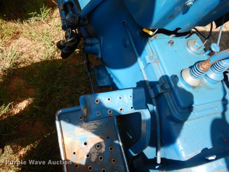 image for item DG6924 Ford 2910  tractor