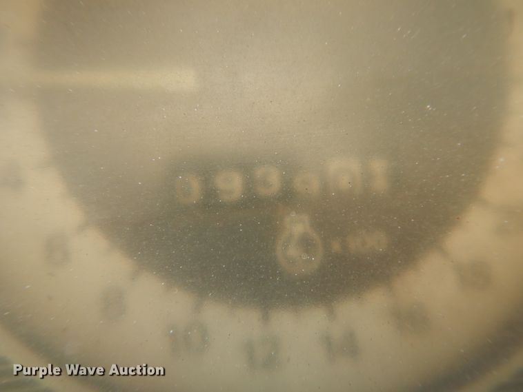 image for item DG6924 Ford 2910  tractor