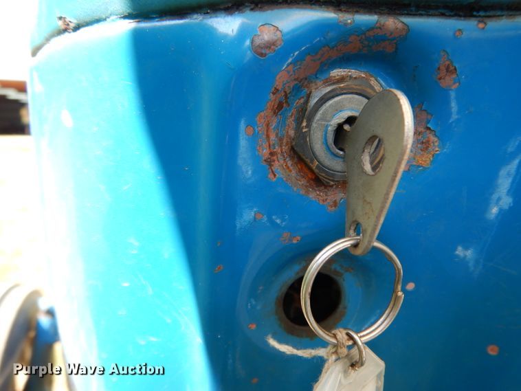 image for item DG6924 Ford 2910  tractor