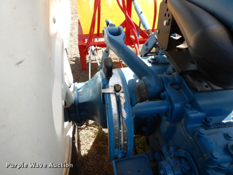 image for item DG6924 Ford 2910  tractor