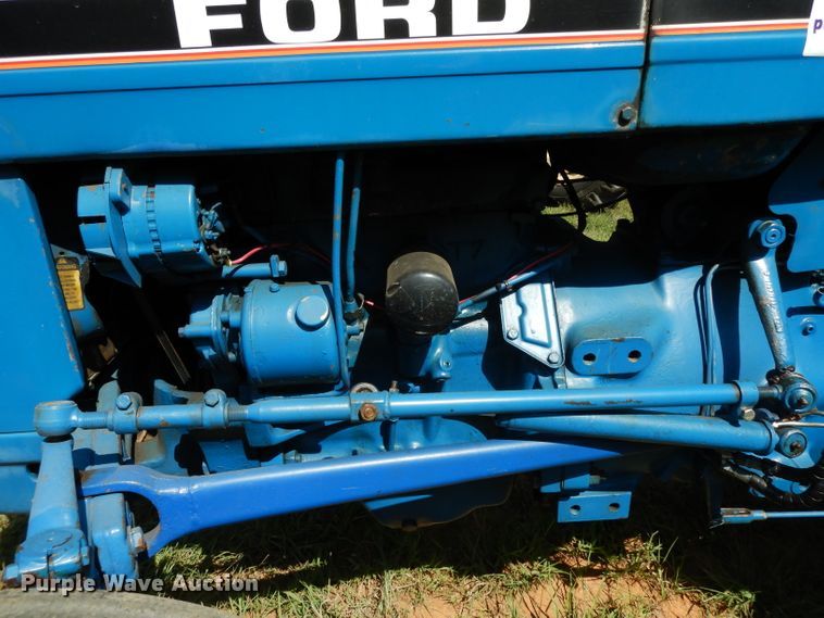 image for item DG6924 Ford 2910  tractor