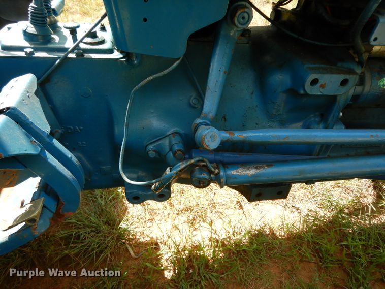 image for item DG6924 Ford 2910  tractor