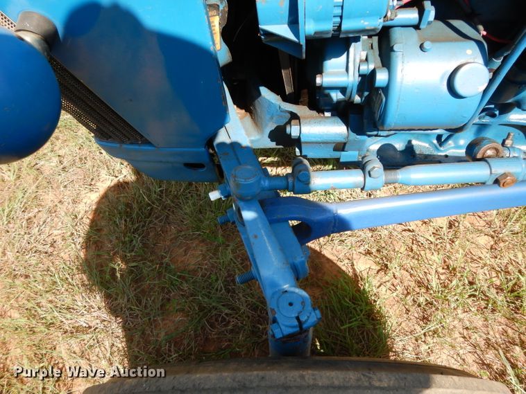 image for item DG6924 Ford 2910  tractor