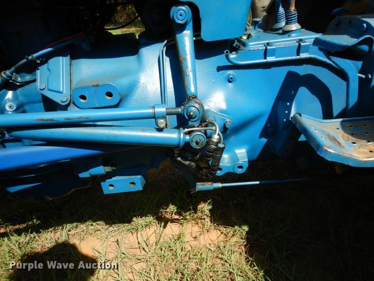 image for item DG6924 Ford 2910  tractor