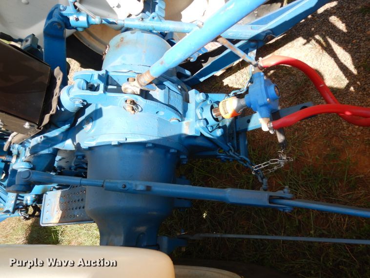 image for item DG6924 Ford 2910  tractor