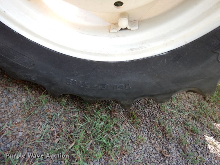 image for item DG6924 Ford 2910  tractor