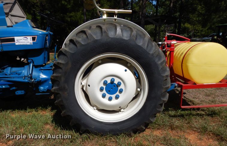 image for item DG6924 Ford 2910  tractor