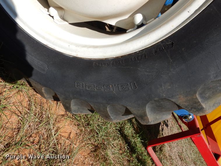 image for item DG6924 Ford 2910  tractor