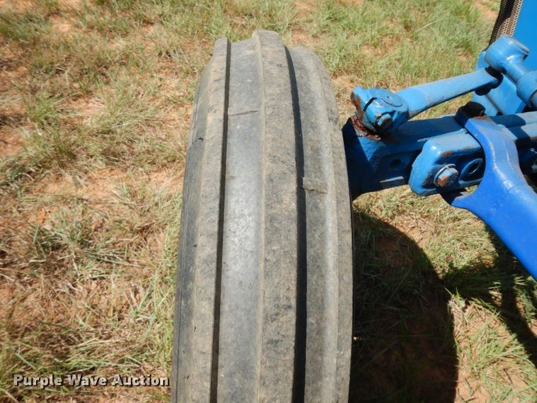 image for item DG6924 Ford 2910  tractor