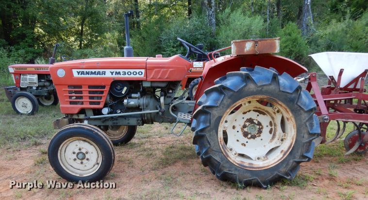 image for item DG6940 Yanmar 3000  tractor