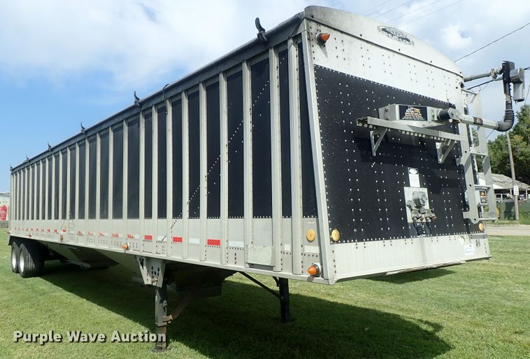 image for item DI4641 2003 Corn Husker Ultra-Lite double hopper bottom grain trailer