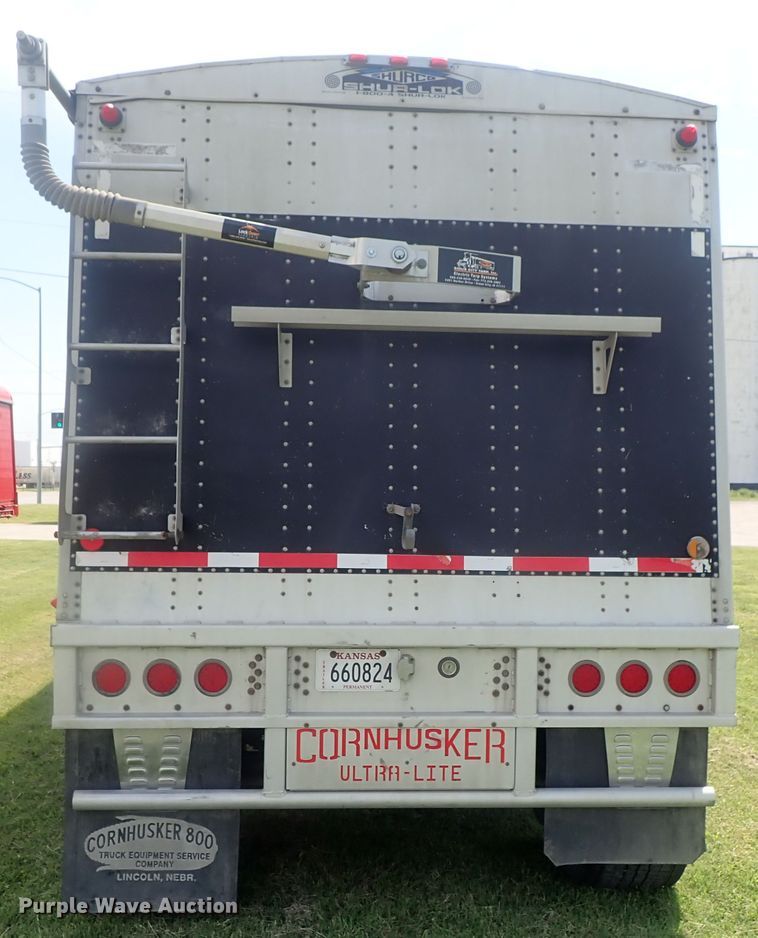 image for item DI4641 2003 Corn Husker Ultra-Lite double hopper bottom grain trailer