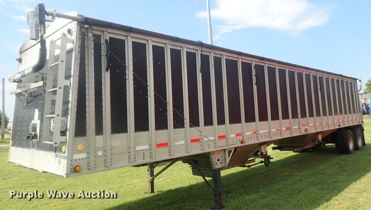 image for item DI4641 2003 Corn Husker Ultra-Lite double hopper bottom grain trailer