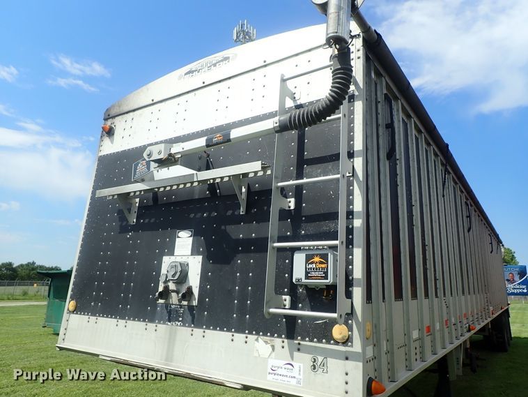 image for item DI4641 2003 Corn Husker Ultra-Lite double hopper bottom grain trailer