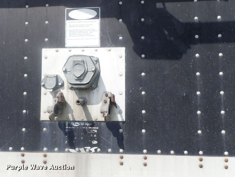 image for item DI4641 2003 Corn Husker Ultra-Lite double hopper bottom grain trailer