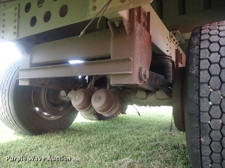 image for item DI4641 2003 Corn Husker Ultra-Lite double hopper bottom grain trailer