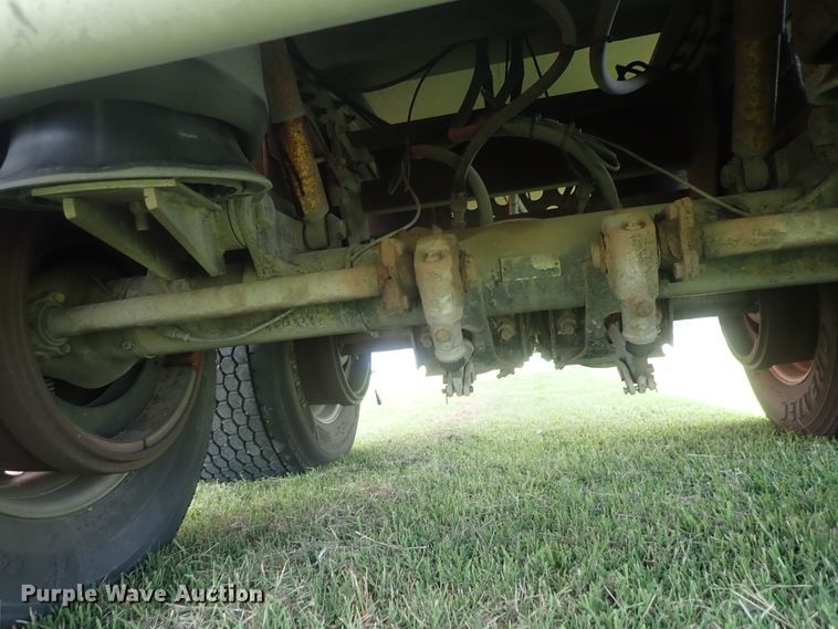 image for item DI4641 2003 Corn Husker Ultra-Lite double hopper bottom grain trailer