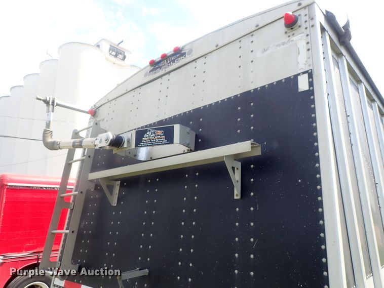 image for item DI4641 2003 Corn Husker Ultra-Lite double hopper bottom grain trailer