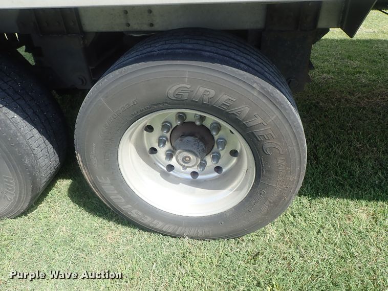 image for item DI4641 2003 Corn Husker Ultra-Lite double hopper bottom grain trailer