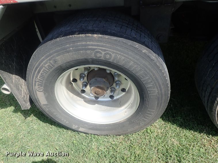 image for item DI4641 2003 Corn Husker Ultra-Lite double hopper bottom grain trailer