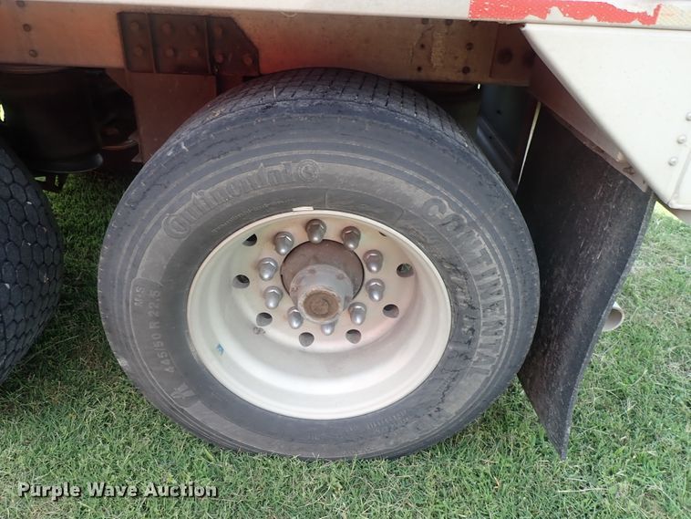 image for item DI4641 2003 Corn Husker Ultra-Lite double hopper bottom grain trailer