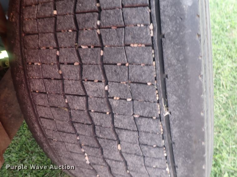 image for item DI4641 2003 Corn Husker Ultra-Lite double hopper bottom grain trailer