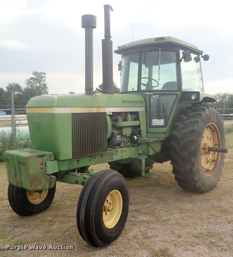 image for item DI4689 1973 John Deere 4430  tractor