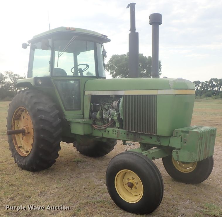 image for item DI4689 1973 John Deere 4430  tractor
