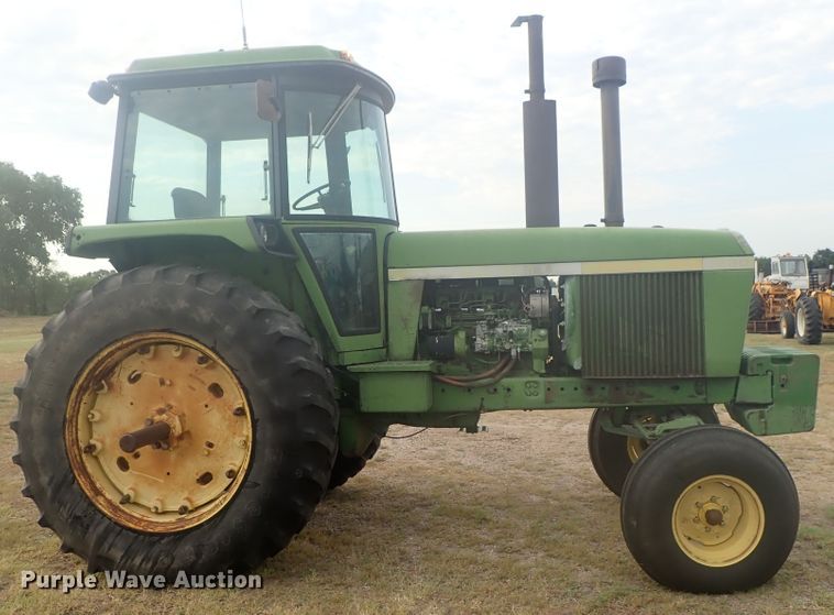 image for item DI4689 1973 John Deere 4430  tractor