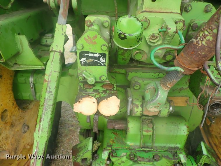 image for item DI4689 1973 John Deere 4430  tractor