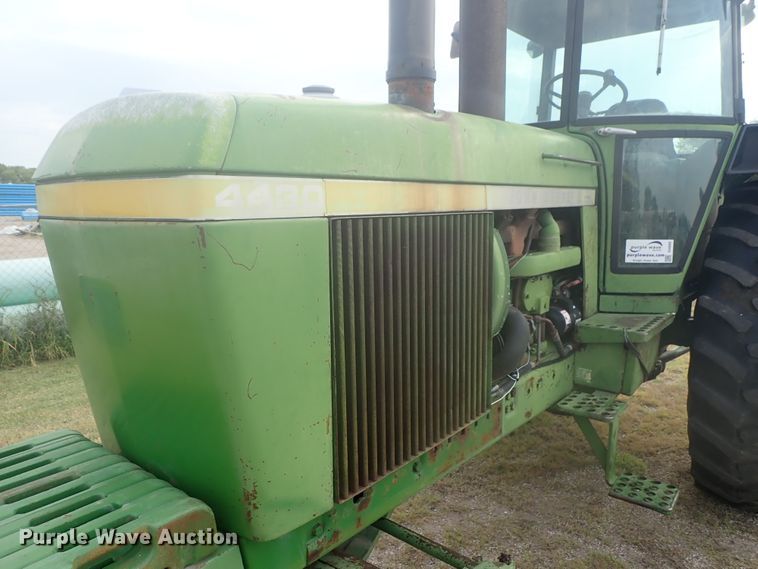 image for item DI4689 1973 John Deere 4430  tractor