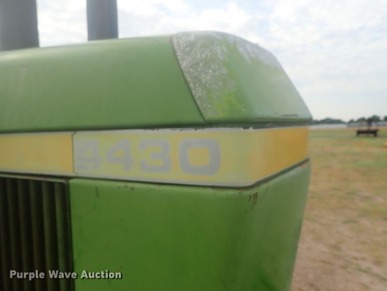 image for item DI4689 1973 John Deere 4430  tractor