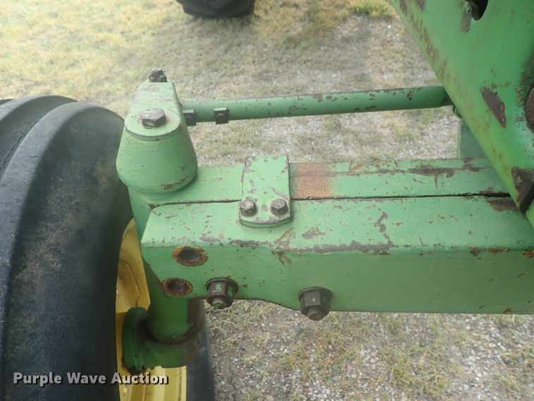 image for item DI4689 1973 John Deere 4430  tractor