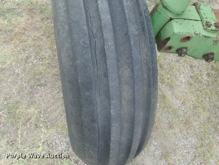 image for item DI4689 1973 John Deere 4430  tractor