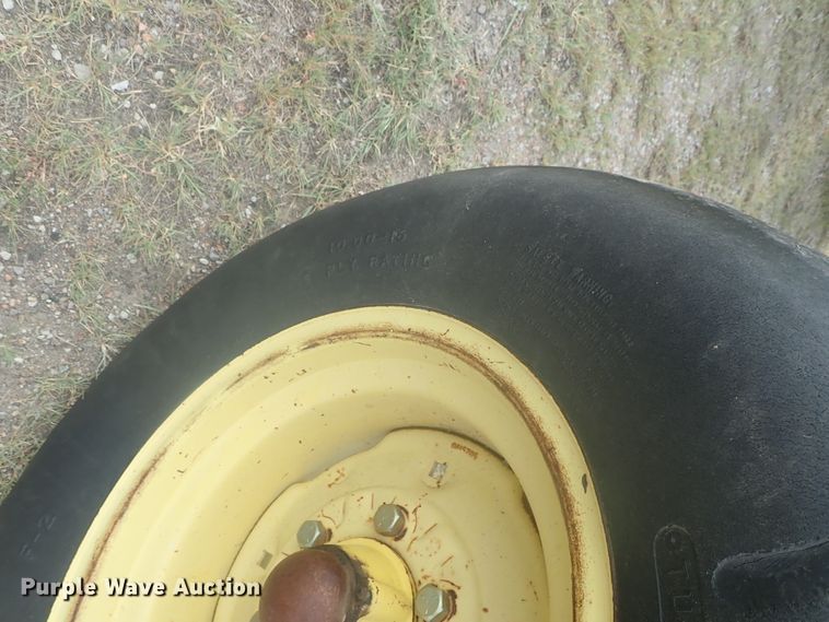 image for item DI4689 1973 John Deere 4430  tractor